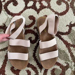 Cushionaire women’s indego stretch sandal.